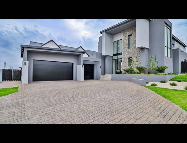 4 BEDROOM HOUSE FOR SALE IN MIDSTREAM ESTATE